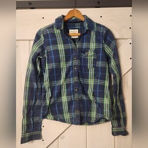 Y2K Abercrombie And Fitch Women' Plaid Button Down Shirt. Size M. Snatched.